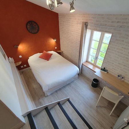 Logis Hotel Le Prince Noir Serignac-sur-Garonne Екстер'єр фото