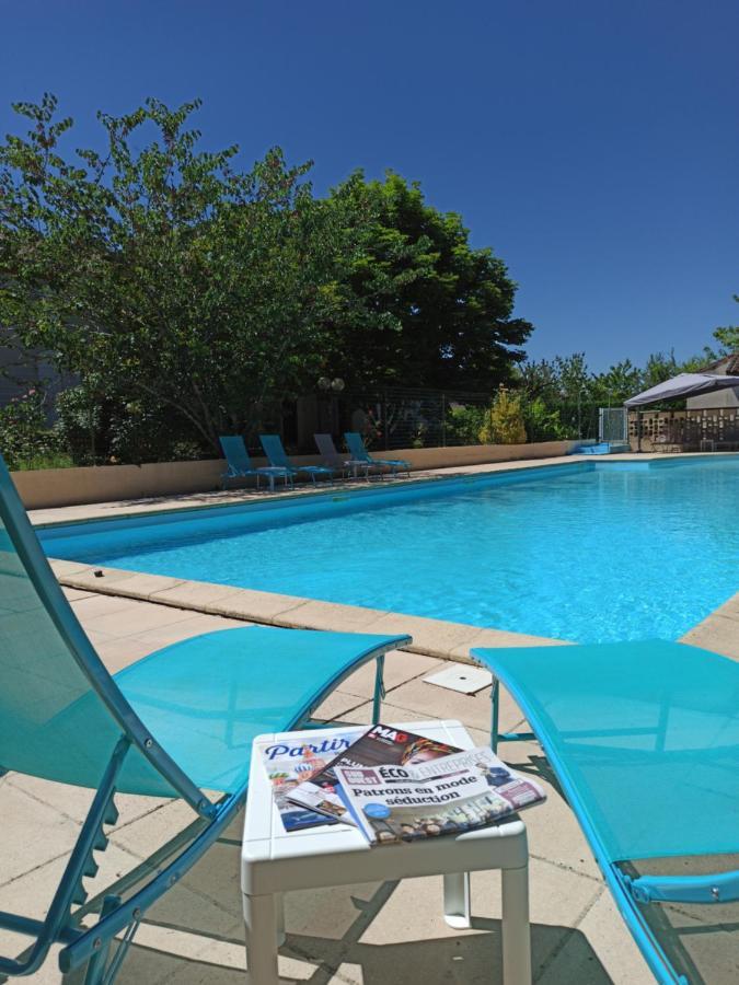 Logis Hotel Le Prince Noir Serignac-sur-Garonne Екстер'єр фото
