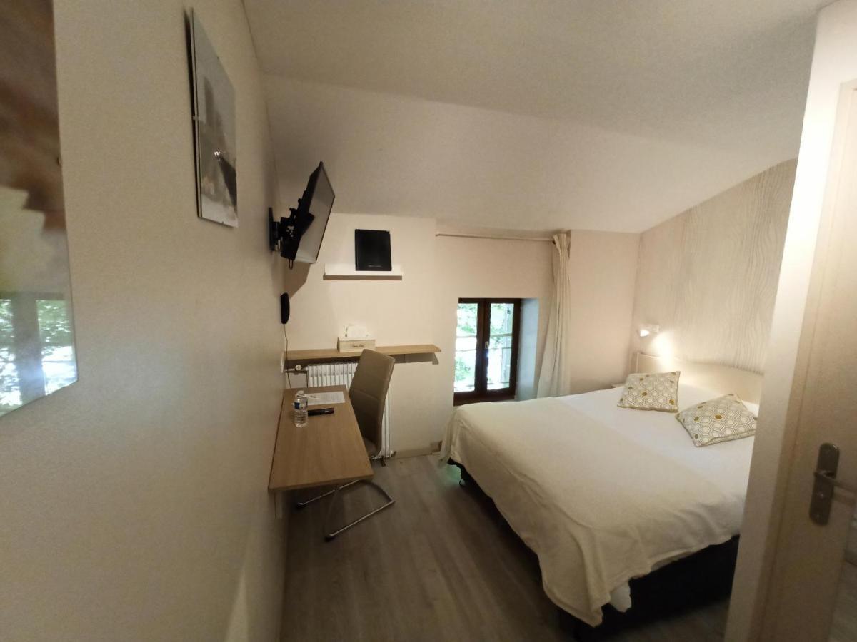 Logis Hotel Le Prince Noir Serignac-sur-Garonne Екстер'єр фото