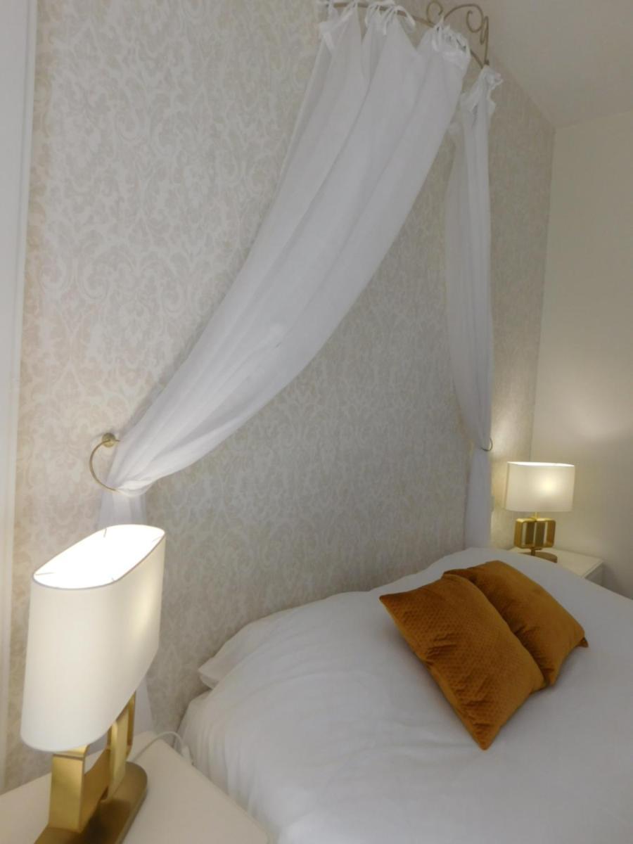Logis Hotel Le Prince Noir Serignac-sur-Garonne Екстер'єр фото
