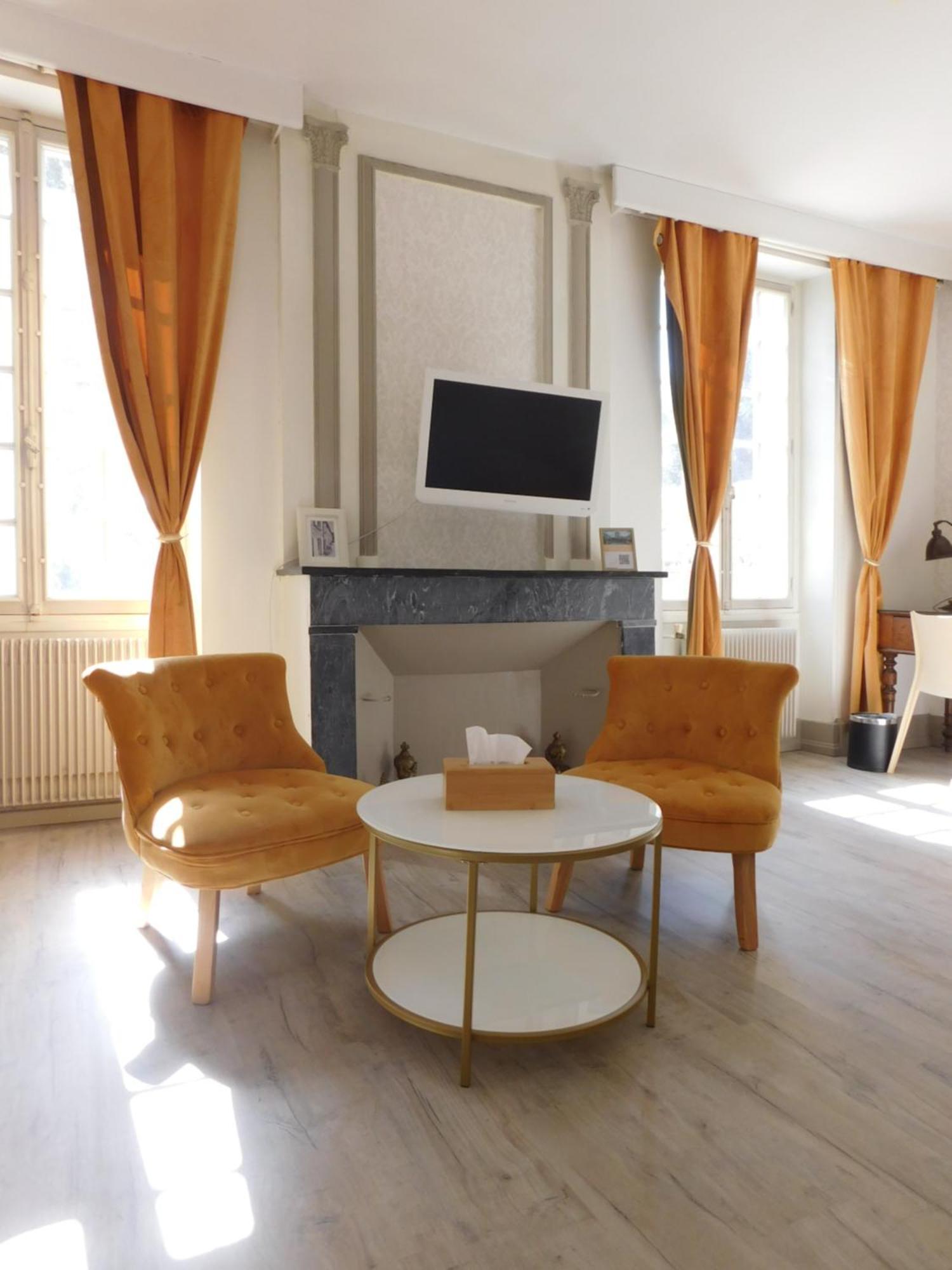 Logis Hotel Le Prince Noir Serignac-sur-Garonne Екстер'єр фото