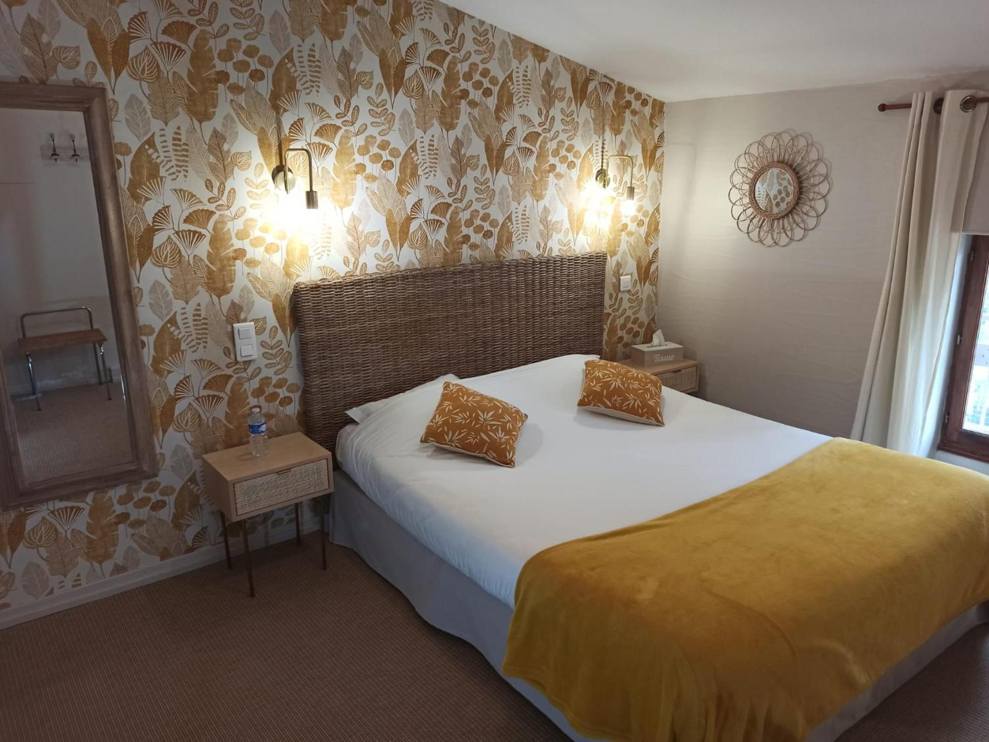 Logis Hotel Le Prince Noir Serignac-sur-Garonne Екстер'єр фото