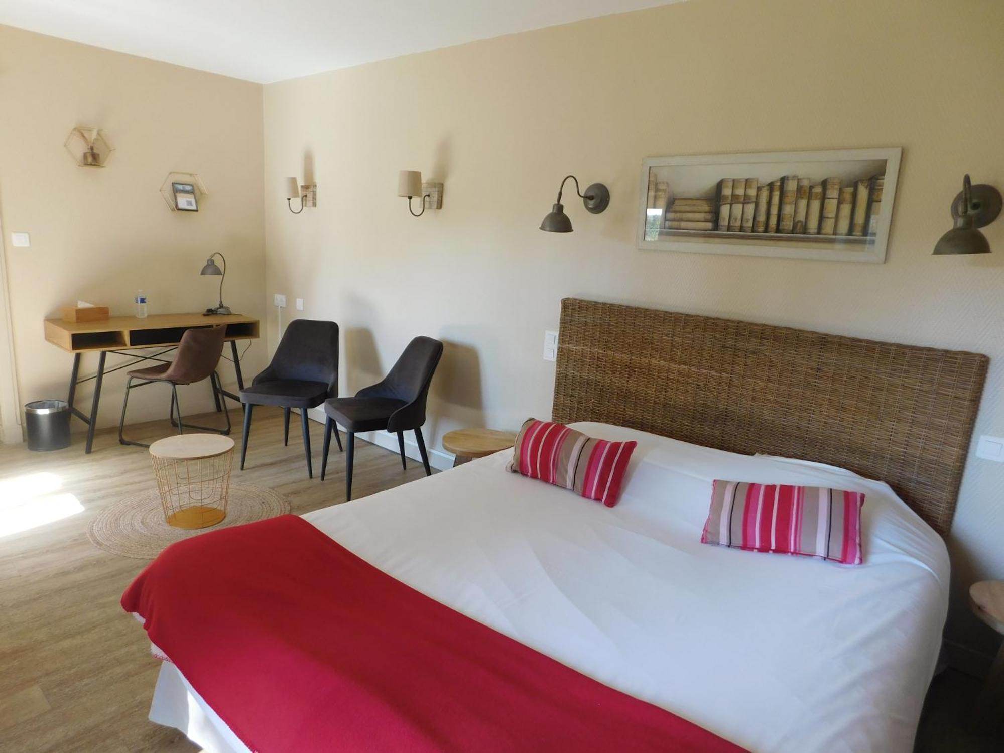 Logis Hotel Le Prince Noir Serignac-sur-Garonne Екстер'єр фото