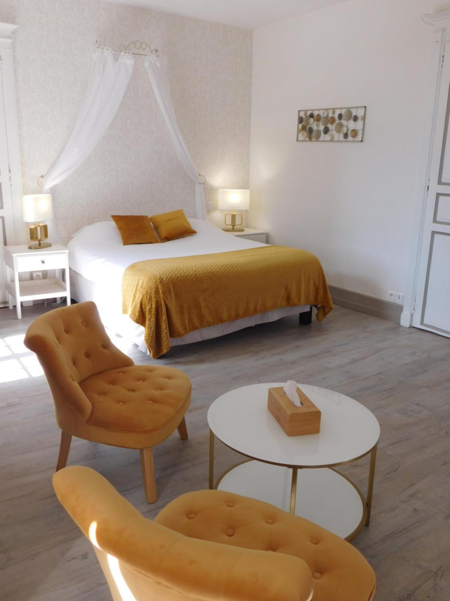 Logis Hotel Le Prince Noir Serignac-sur-Garonne Екстер'єр фото