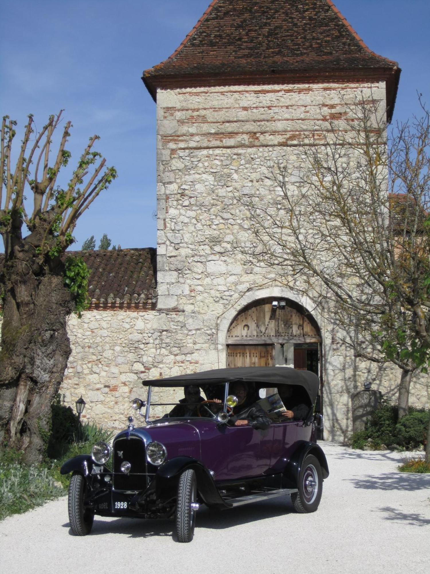 Logis Hotel Le Prince Noir Serignac-sur-Garonne Екстер'єр фото