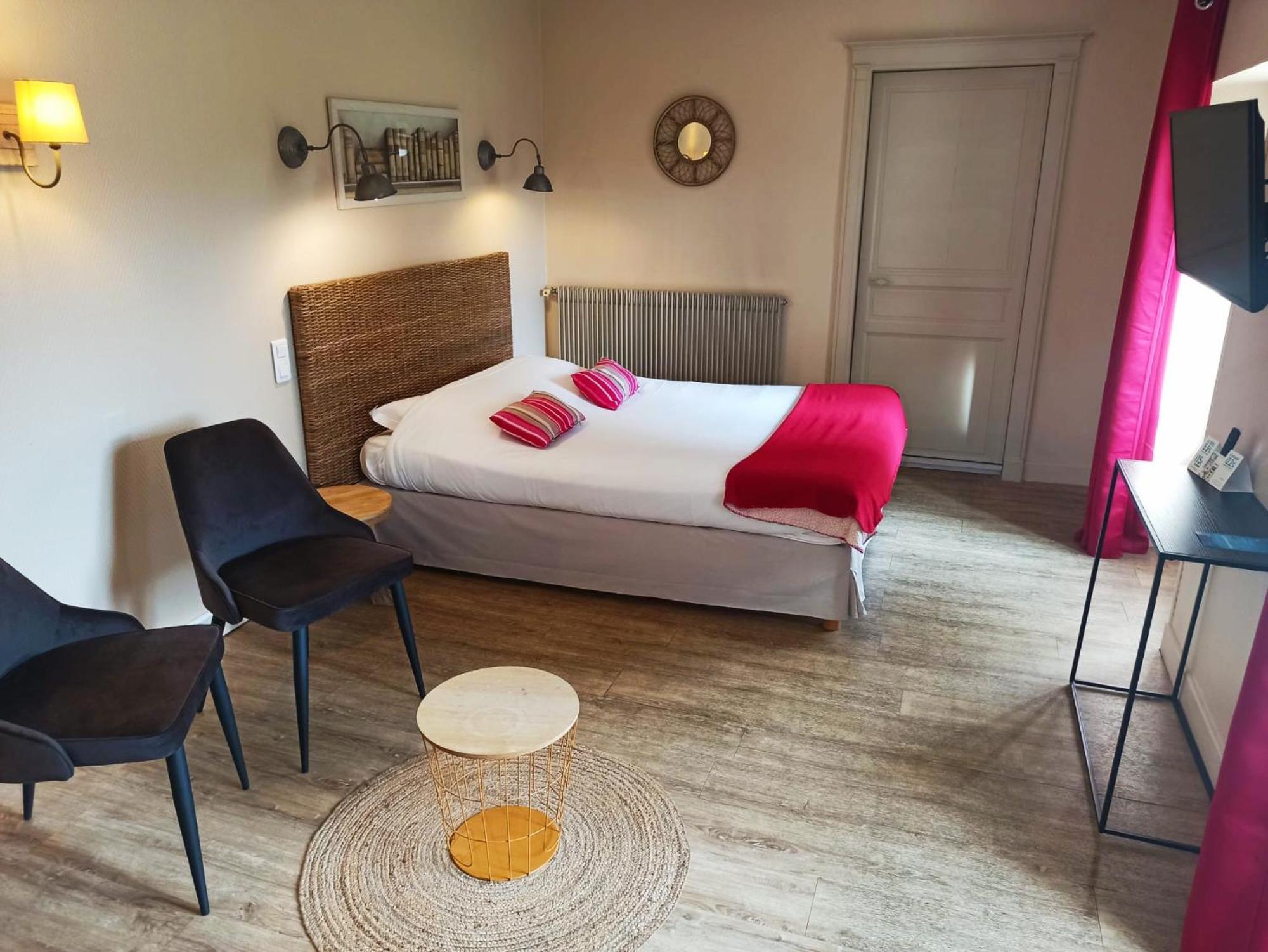 Logis Hotel Le Prince Noir Serignac-sur-Garonne Екстер'єр фото