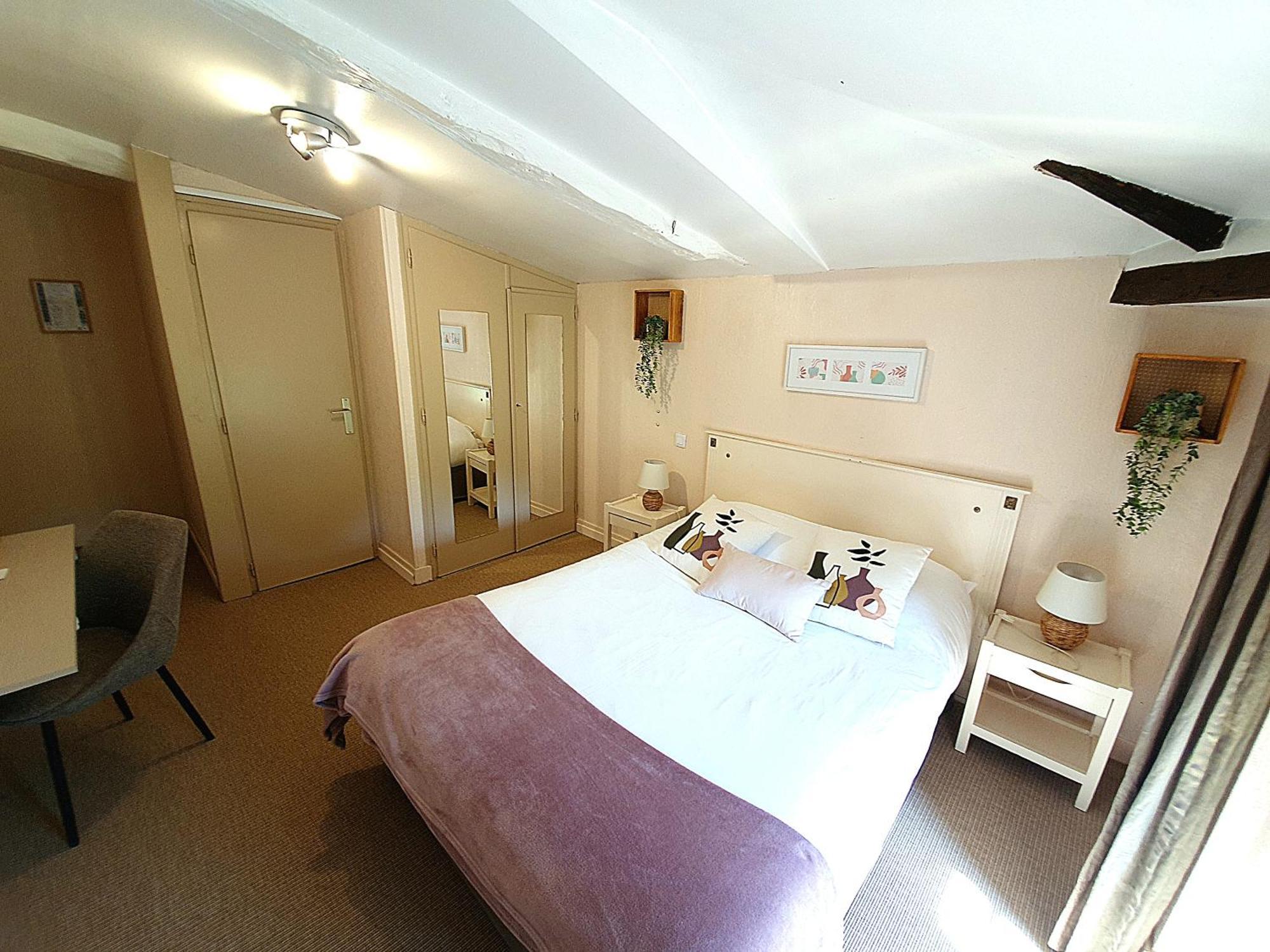 Logis Hotel Le Prince Noir Serignac-sur-Garonne Екстер'єр фото