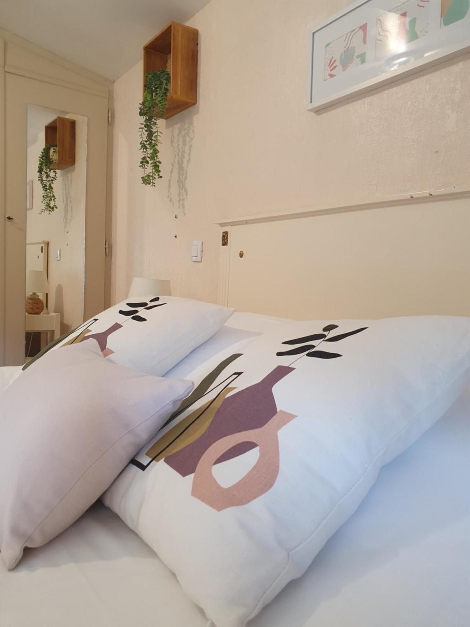 Logis Hotel Le Prince Noir Serignac-sur-Garonne Екстер'єр фото
