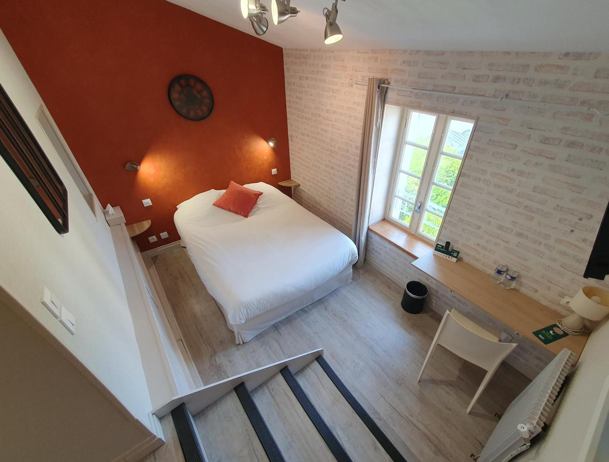 Logis Hotel Le Prince Noir Serignac-sur-Garonne Екстер'єр фото