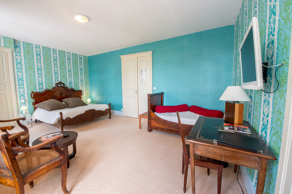 Logis Hotel Le Prince Noir Serignac-sur-Garonne Екстер'єр фото