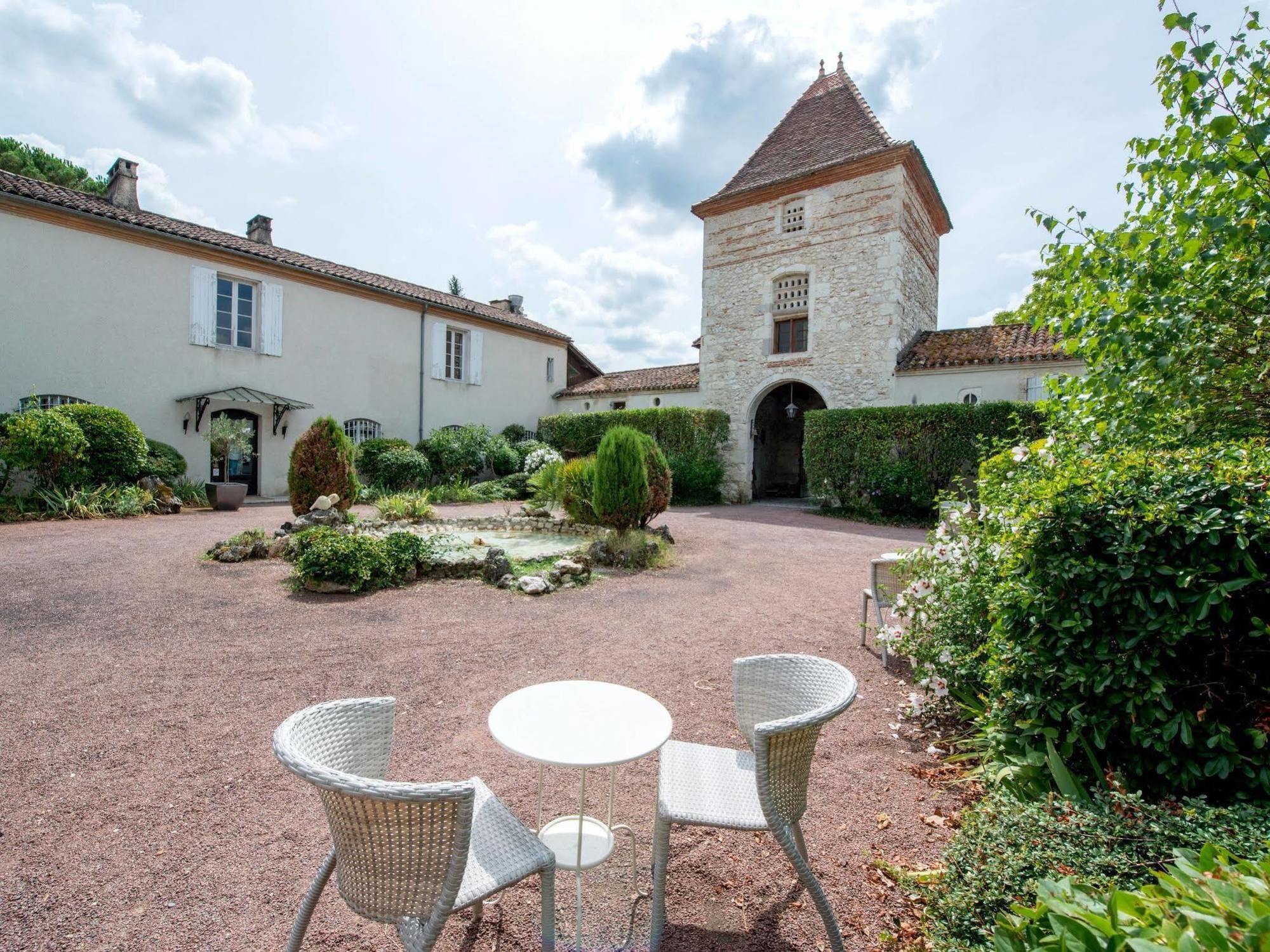 Logis Hotel Le Prince Noir Serignac-sur-Garonne Екстер'єр фото