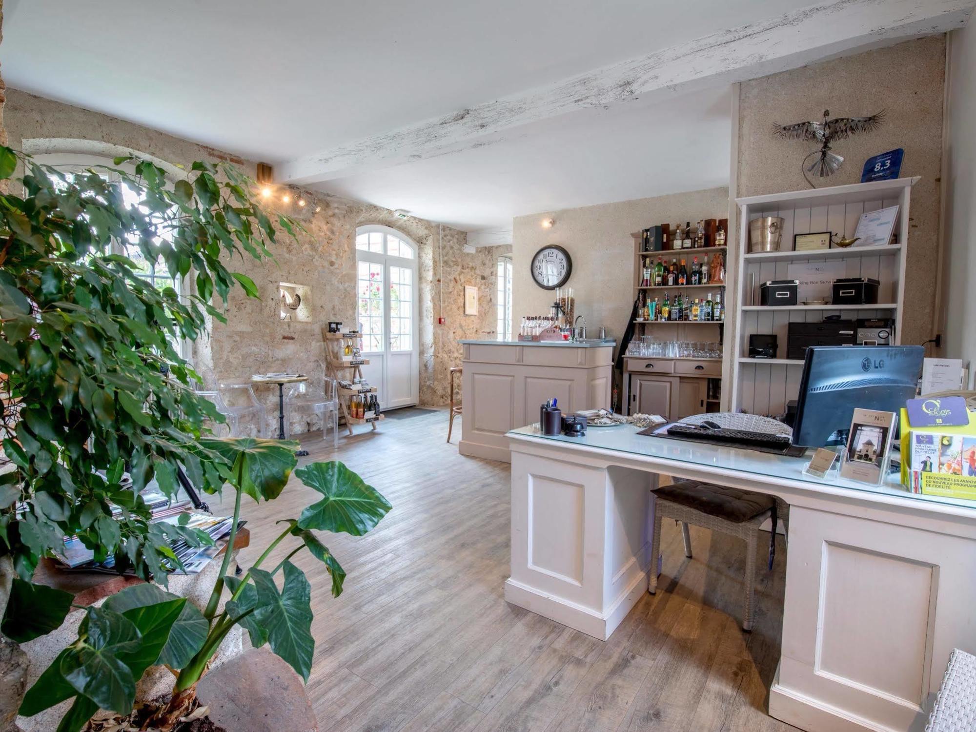 Logis Hotel Le Prince Noir Serignac-sur-Garonne Екстер'єр фото